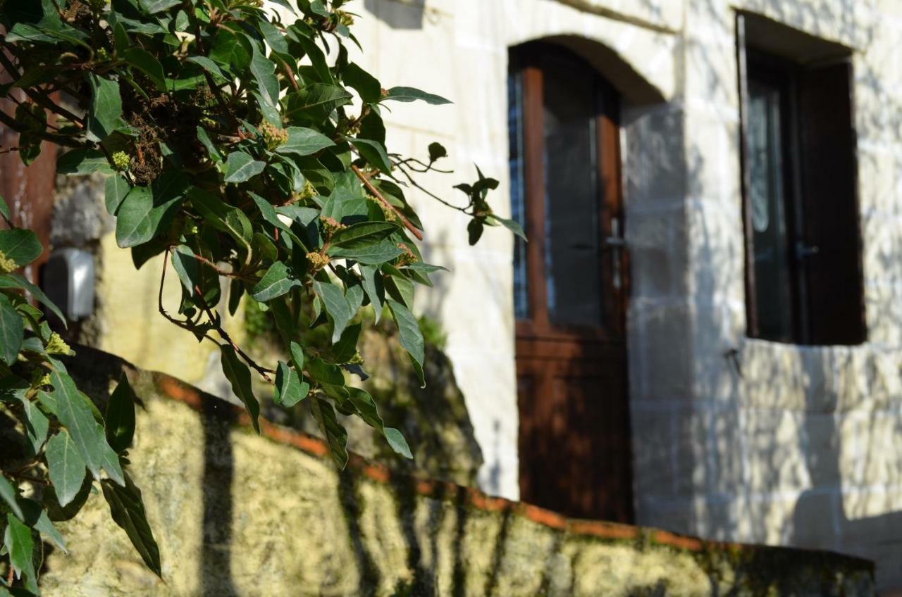 Les Troglos De L'echeneau Holiday home *
